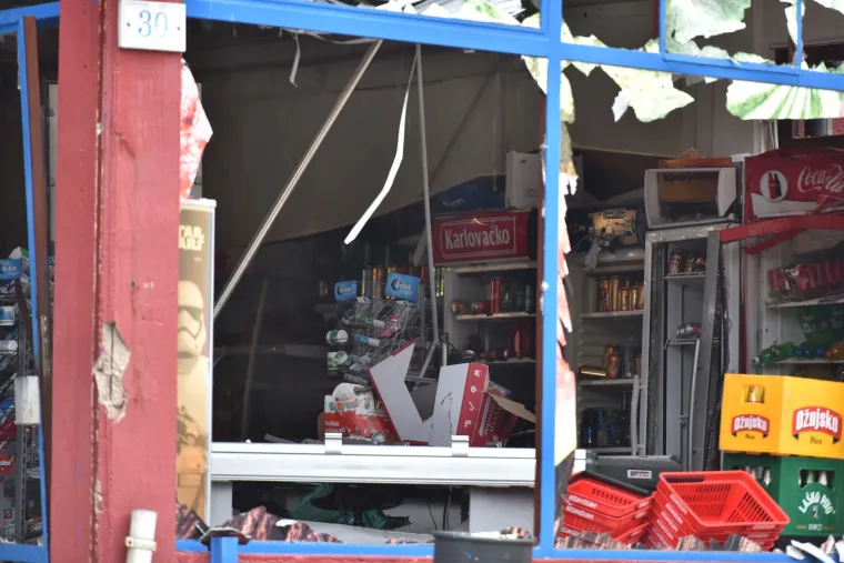 Kakvi 'genijalci': zbog bankomata u zrak dignuli poslovnicu Konzuma i napravili ogromnu &scaron;tetu