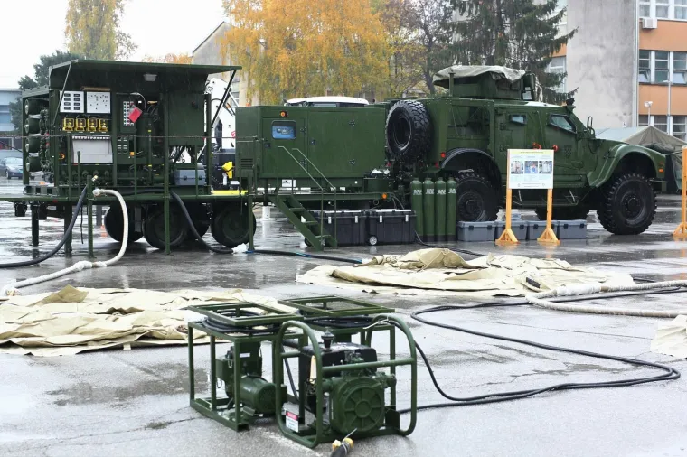 SAD DONIRAO HV-u VRIJEDNU OPREMU:  Utovarivač, dva teretna motorna vozila i dva sustava za proči&scaron;ćavanje vode vrijedni 1,5 milijuna dolara