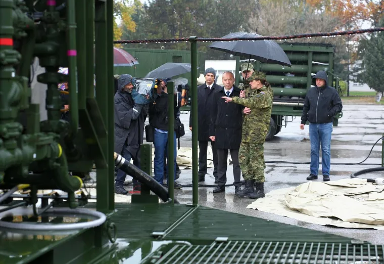 SAD DONIRAO HV-u VRIJEDNU OPREMU:  Utovarivač, dva teretna motorna vozila i dva sustava za proči&scaron;ćavanje vode vrijedni 1,5 milijuna dolara