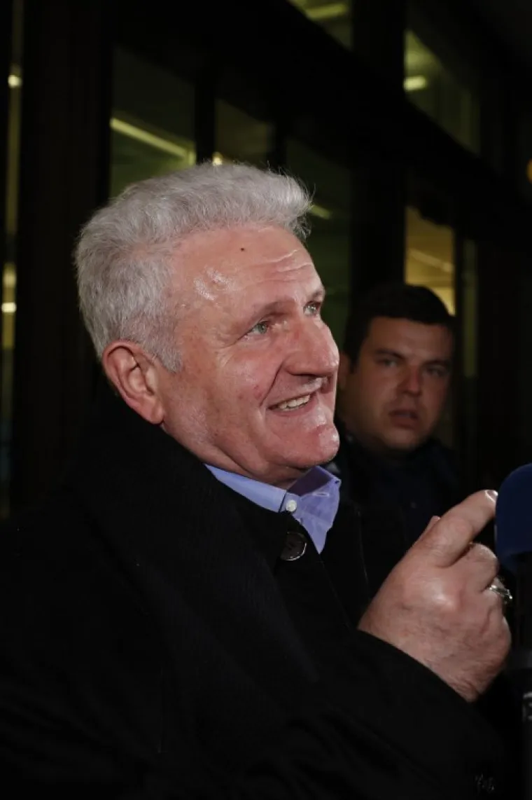 NAJNOVIJE FOTOGRAFIJE IVICE TODORIĆA: S velikim osmijehom biv&scaron;i &scaron;ef Agrokora iza&scaron;ao iz zgrade suda