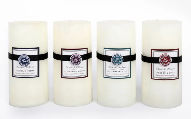 Elizabeth svijeća u više različitih mirisa (naš favorit, kad su blagdani u pitanju, je definitivno bijeli čaj i đumbir), Emmezeta, 19,99 kuna
