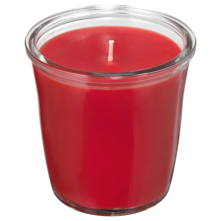 Svijeća u ča&scaron;i s mirisom bobičastog voća, Ikea, 4,90 kuna