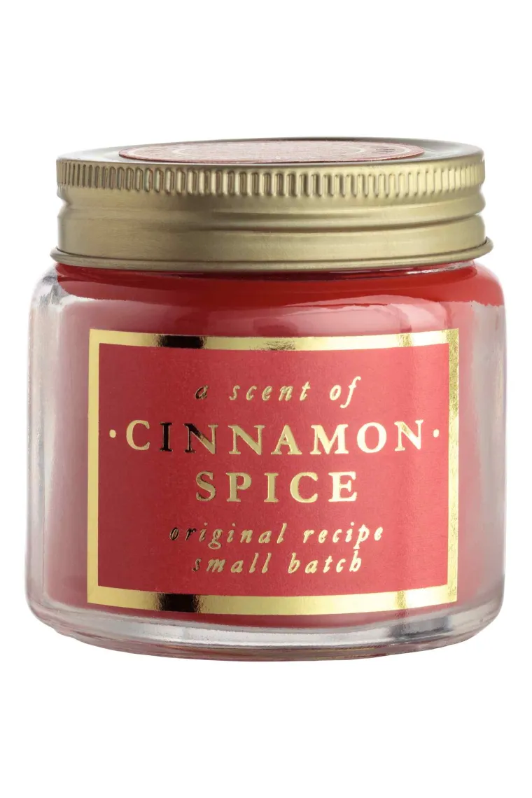 Svijeća s mirisom cimeta, H&amp;M Home, 12,66 kuna