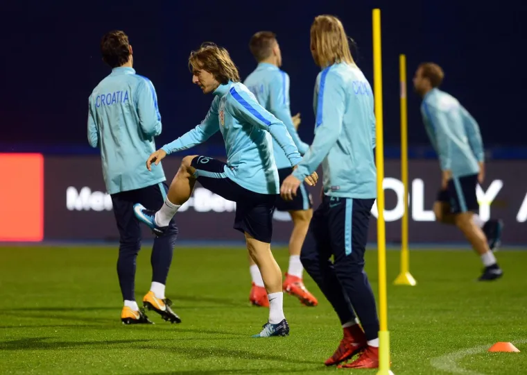 VATRENI DRIL NA KI&Scaron;NOM MAKSIMIRU: Grčka se bliži, nema mjesta opu&scaron;tanju