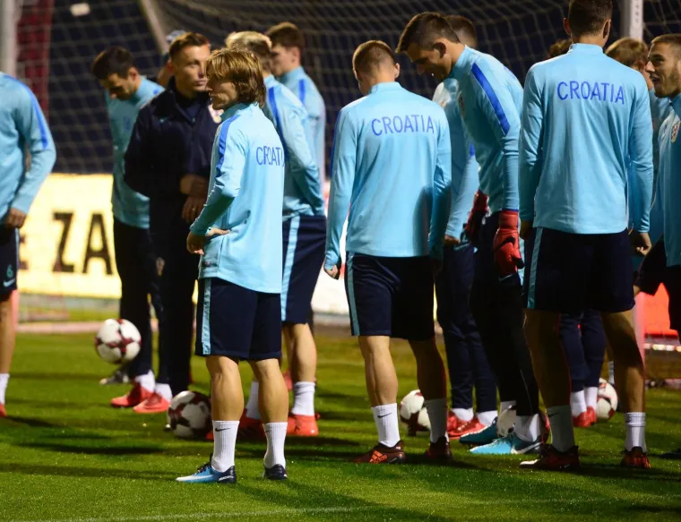 VATRENI DRIL NA KI&Scaron;NOM MAKSIMIRU: Grčka se bliži, nema mjesta opu&scaron;tanju