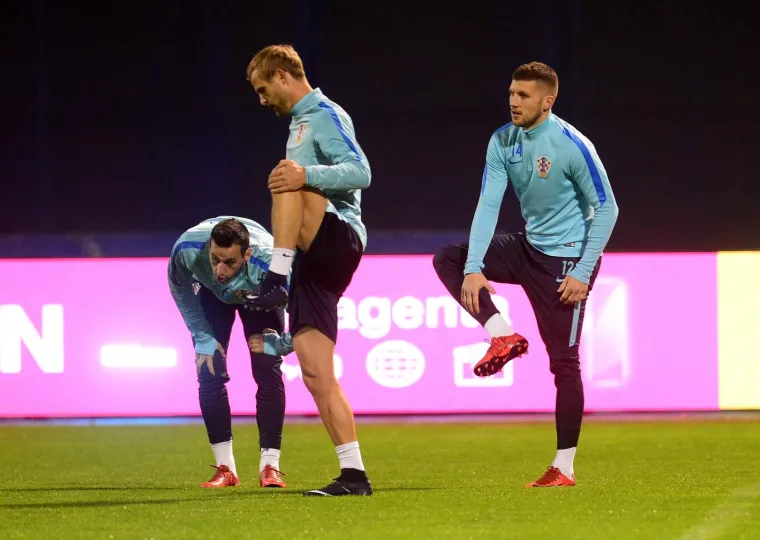 VATRENI DRIL NA KI&Scaron;NOM MAKSIMIRU: Grčka se bliži, nema mjesta opu&scaron;tanju