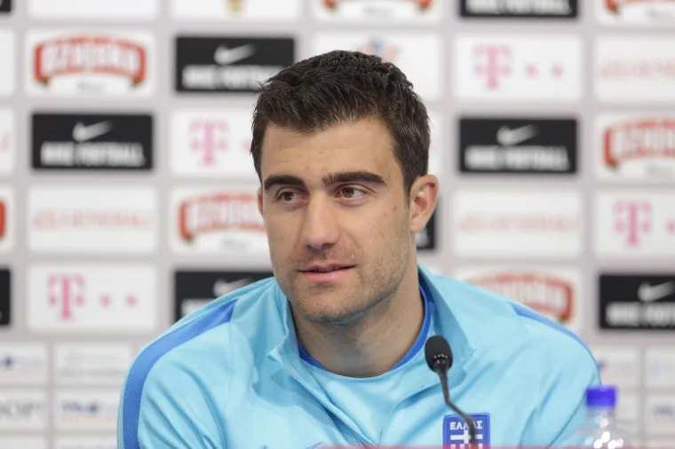 GRCI DOPUTOVALI U ZAGREB: Izbornik Skibbe i Sokratis stali pred novinare