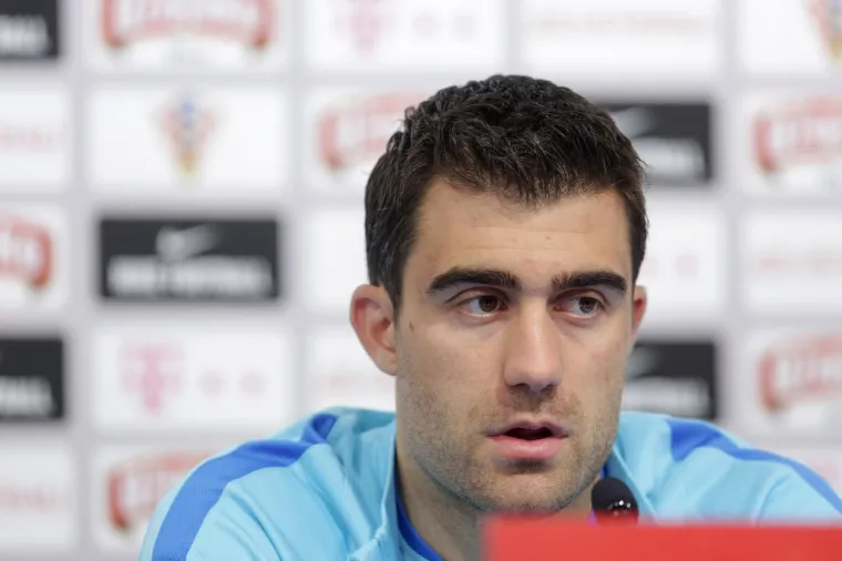 GRCI DOPUTOVALI U ZAGREB: Izbornik Skibbe i Sokratis stali pred novinare