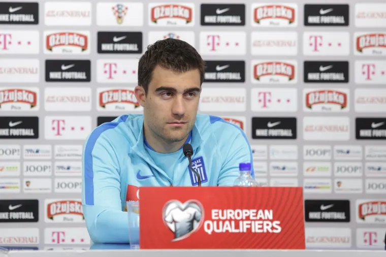 GRCI DOPUTOVALI U ZAGREB: Izbornik Skibbe i Sokratis stali pred novinare