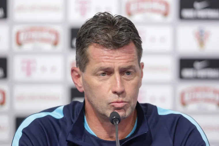 GRCI DOPUTOVALI U ZAGREB: Izbornik Skibbe i Sokratis stali pred novinare