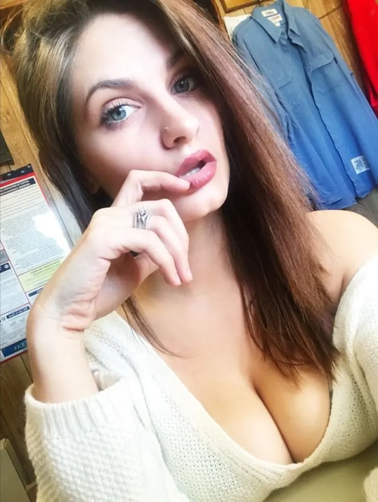 POSAO IH NE SPRIJEČAVA U SEKSI SELFIJIMA: Stignu li one uopće i&scaron;ta raditi od toliko naslikavanja