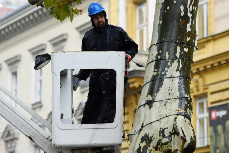 Radovi u Zagrebu u punom zamahu: već je počelo ukra&scaron;avanje grada za Advent