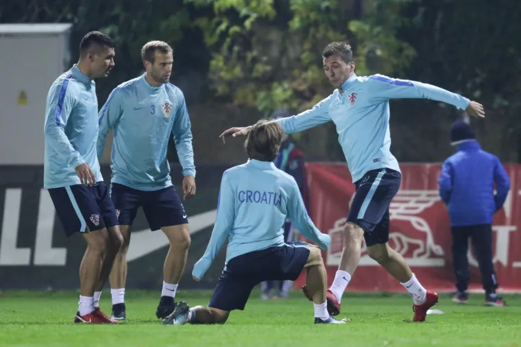 VATRENI ODRADILI TRENING NA HITREC-KACIJANU: Pogledajte kako je izgledala posljednja provjera za Grčku