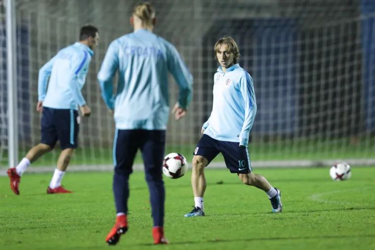 VATRENI ODRADILI TRENING NA HITREC-KACIJANU: Pogledajte kako je izgledala posljednja provjera za Grčku