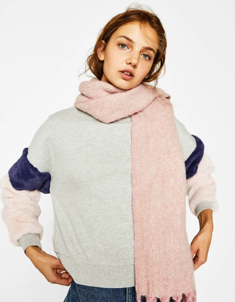 &Scaron;al s teksturom, Bershka, 129,90 kuna