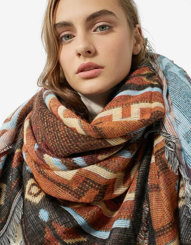 &Scaron;al zemljanih tonova, Stradivarius, 119,90 kuna