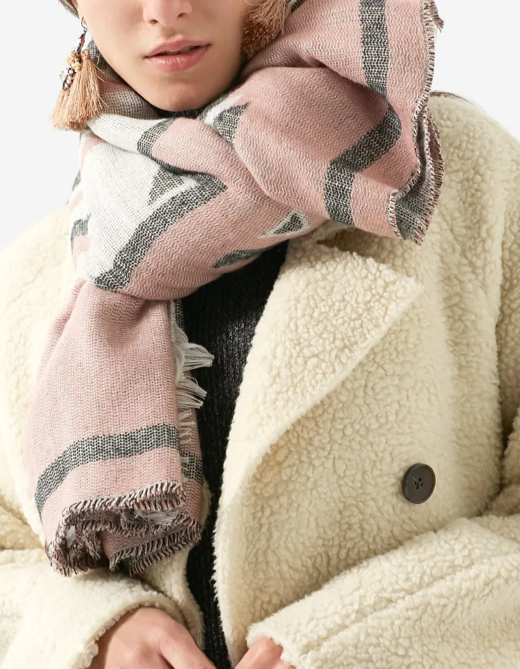 Ružičasti 'folk' &scaron;al, Stradivarius, 119,90 kuna