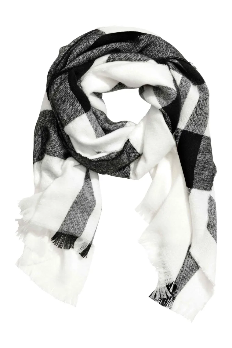 Crno-bijeli &scaron;al, H&amp;M, 75,22 kune