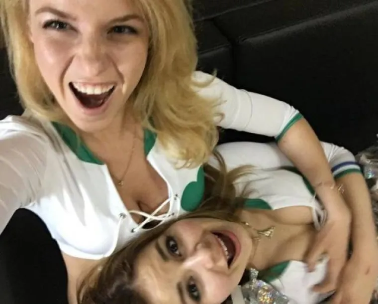 RUSKI HOKEJA&Scaron;I U VELIKIM PROBLEMIMA JER IM NAVIJAČICE TOPE LED: One su glavna atrakcija, provjerite za&scaron;to