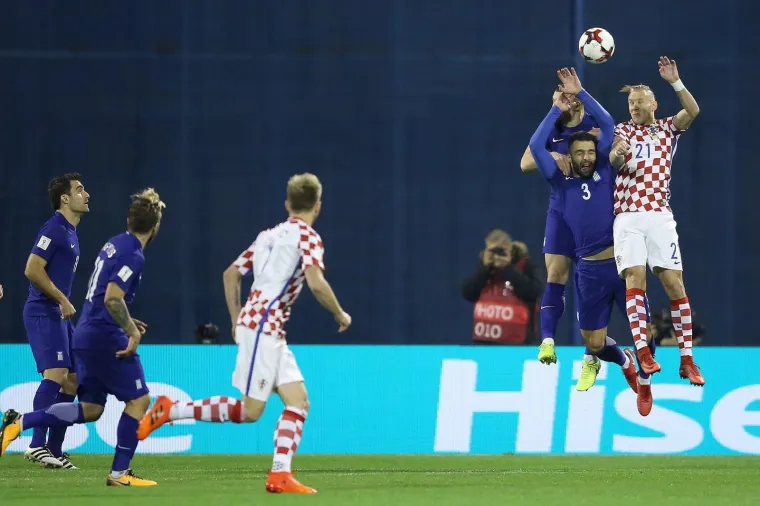 FOTOGRAFIJE NAJBOLJE DOKAZUJU KAKVA SE BORBA VODI: Uzbuđenja na utakmici Hrvatska - Grčka ima na pretek