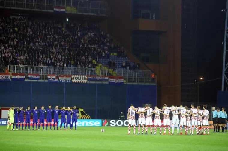 FOTOGRAFIJE NAJBOLJE DOKAZUJU KAKVA SE BORBA VODI: Uzbuđenja na utakmici Hrvatska - Grčka ima na pretek