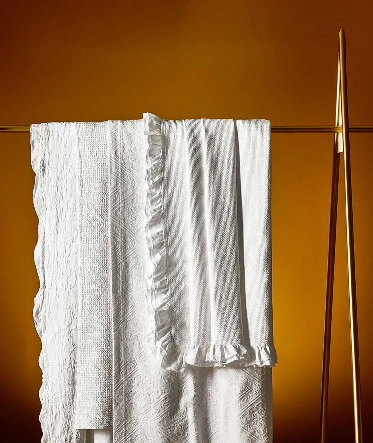 Ljepota čiste bjeline u spavaćoj sobi: Mogle bismo satima hiptnotizirano buljiti u ovaj zimski Zara Home editorijal