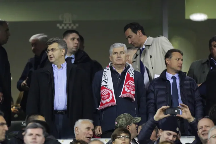 Plenković, Horvatinčić, Marić... Političko-poduzetnička elita iz lože bodrila hrvatske reprezentativce u utakmici protiv Grčke