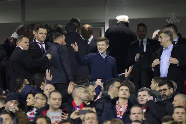 Plenković, Horvatinčić, Marić... Političko-poduzetnička elita iz lože bodrila hrvatske reprezentativce u utakmici protiv Grčke