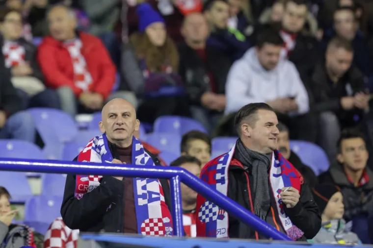 ONI MORAJU BITI DVANAESTI IGRAČ: Publika je ispunila tribine, ovakve fotografije s Maksimira već dugo niste vidjeli