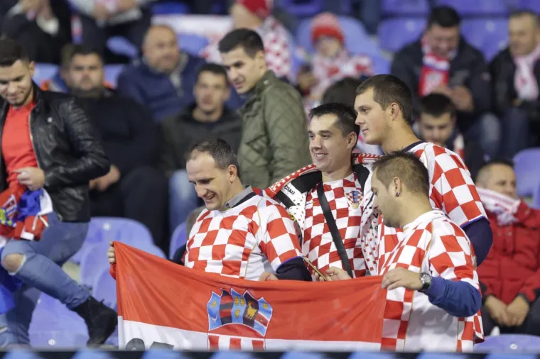 ONI MORAJU BITI DVANAESTI IGRAČ: Publika je ispunila tribine, ovakve fotografije s Maksimira već dugo niste vidjeli