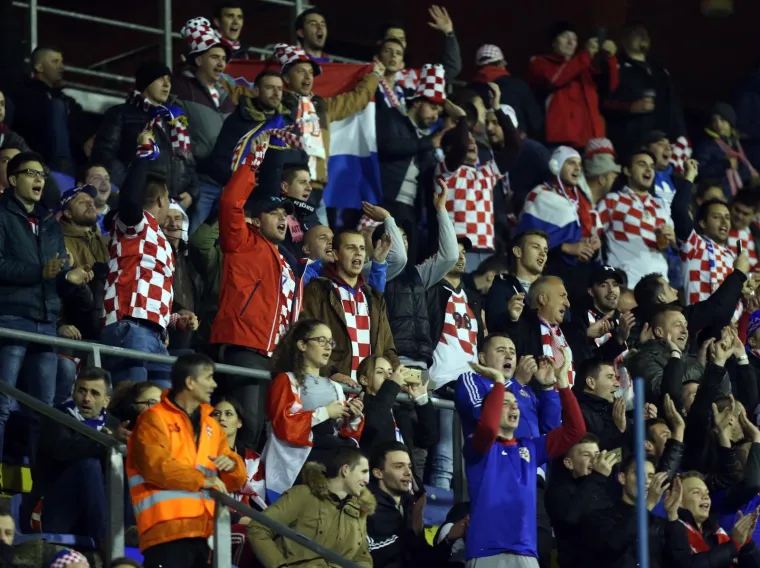 ONI MORAJU BITI DVANAESTI IGRAČ: Publika je ispunila tribine, ovakve fotografije s Maksimira već dugo niste vidjeli