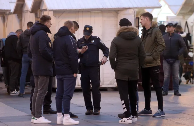 NAVIJAČI STIGLI IZDALEKA, OVA UTAKMICE SE NE PROPUŠTA: Hrvatske zastave sa svih strana svijeta bit će danas na Maksimiru