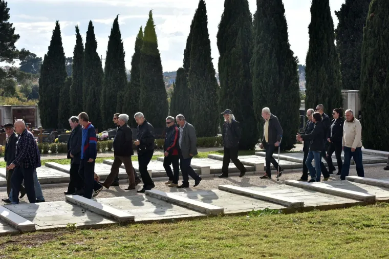 POKOPAN ČOVJEK KOJEGA JE TONY PREGAZIO: Nitko iz obitelji Cetinski nije se pojavio na sprovodu