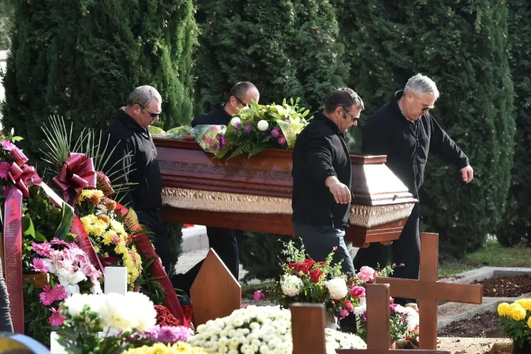 POKOPAN ČOVJEK KOJEGA JE TONY PREGAZIO: Nitko iz obitelji Cetinski nije se pojavio na sprovodu