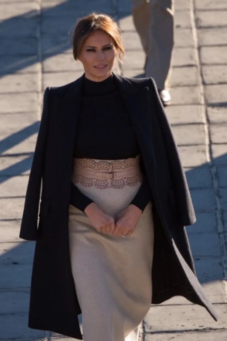 MELANIA PLIJENI PAŽNJU SVOJIM MODNIM KOMBINACIJAMA: Evo čime je sve prva dama iznenadila iz Azije