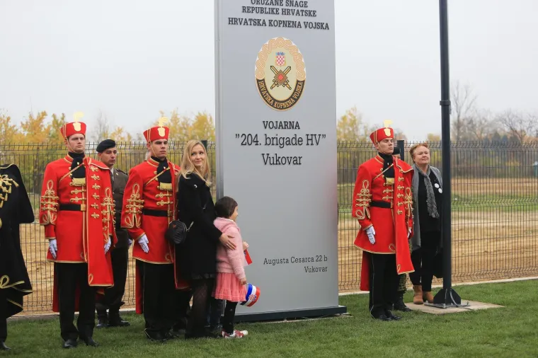 HRVATSKA VOJSKA VRATILA SE U VUKOVAR: Pogledajte kako je izgledalo svečano otvorenje vojarne