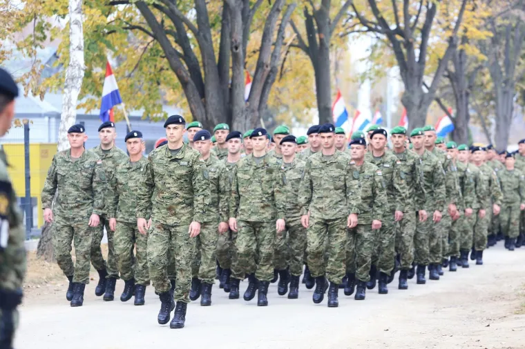 HRVATSKA VOJSKA VRATILA SE U VUKOVAR: Pogledajte kako je izgledalo svečano otvorenje vojarne