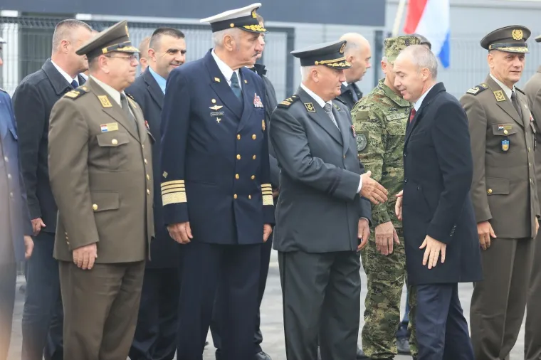 HRVATSKA VOJSKA VRATILA SE U VUKOVAR: Pogledajte kako je izgledalo svečano otvorenje vojarne