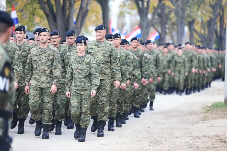 HRVATSKA VOJSKA VRATILA SE U VUKOVAR: Pogledajte kako je izgledalo svečano otvorenje vojarne