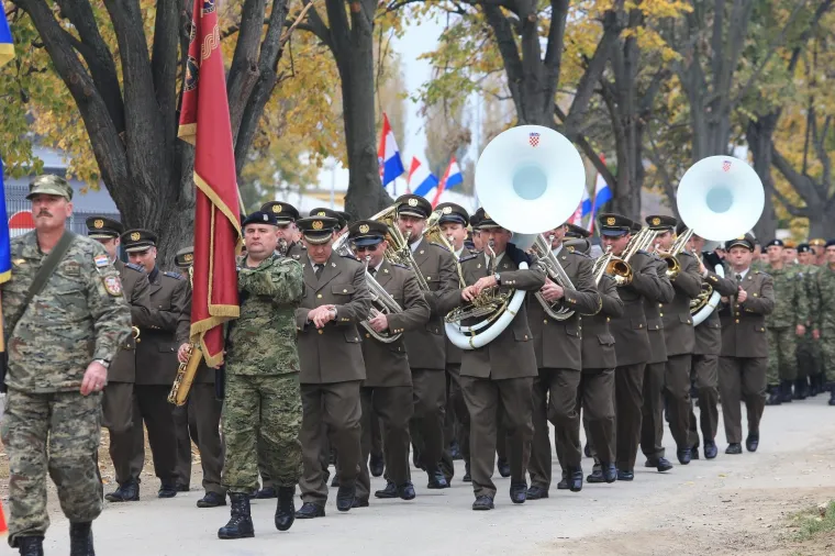 HRVATSKA VOJSKA VRATILA SE U VUKOVAR: Pogledajte kako je izgledalo svečano otvorenje vojarne