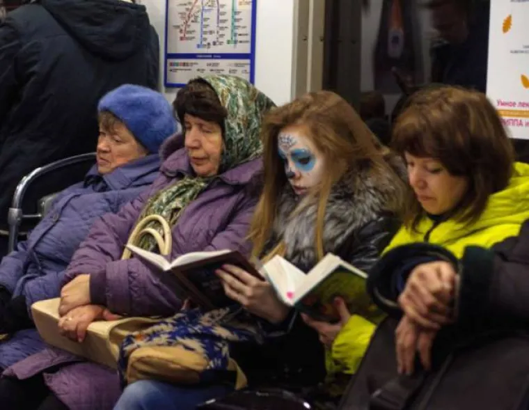 PODZEMNE ŽELJEZNICE IZGLEDAJU KAO JAKO BIZARNE MODNE PISTE: Ovi 'modeli' žive u nekom svojem svijetu