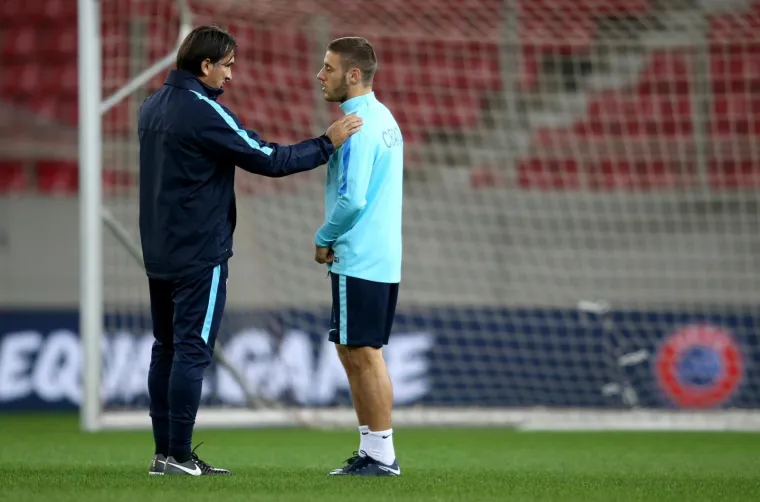 OVAKO JE IZGLEDAO TRENING HRVATSKE POD DETONACIJAMA U VRUĆEM PIREJU: Vatreni sad imaju jo&scaron; veći motiv