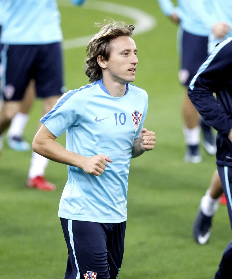 OVAKO JE IZGLEDAO TRENING HRVATSKE POD DETONACIJAMA U VRUĆEM PIREJU: Vatreni sad imaju jo&scaron; veći motiv