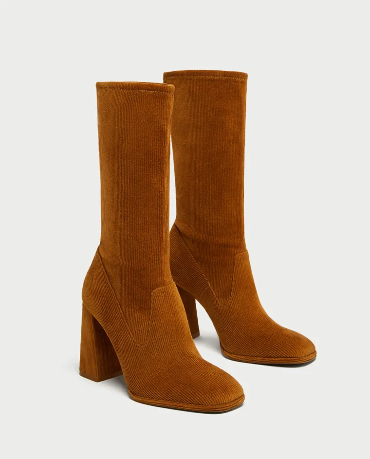 Gležnjače na petu od samta, Zara, 449,90 kuna