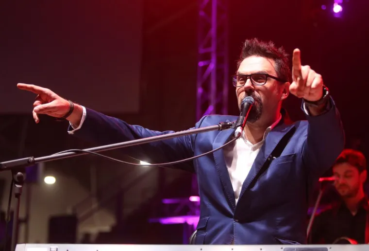 'HRVATSKA NOĆ' U FRANKFURTU: Pogledajte koja su velika imena hrvatske estrade zapjevala za Hrvate u iseljeni&scaron;tvu