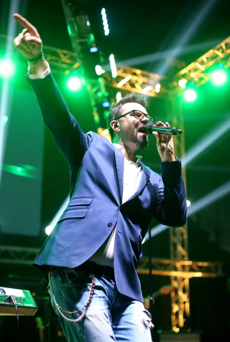 'HRVATSKA NOĆ' U FRANKFURTU: Pogledajte koja su velika imena hrvatske estrade zapjevala za Hrvate u iseljeni&scaron;tvu