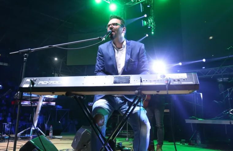 'HRVATSKA NOĆ' U FRANKFURTU: Pogledajte koja su velika imena hrvatske estrade zapjevala za Hrvate u iseljeni&scaron;tvu