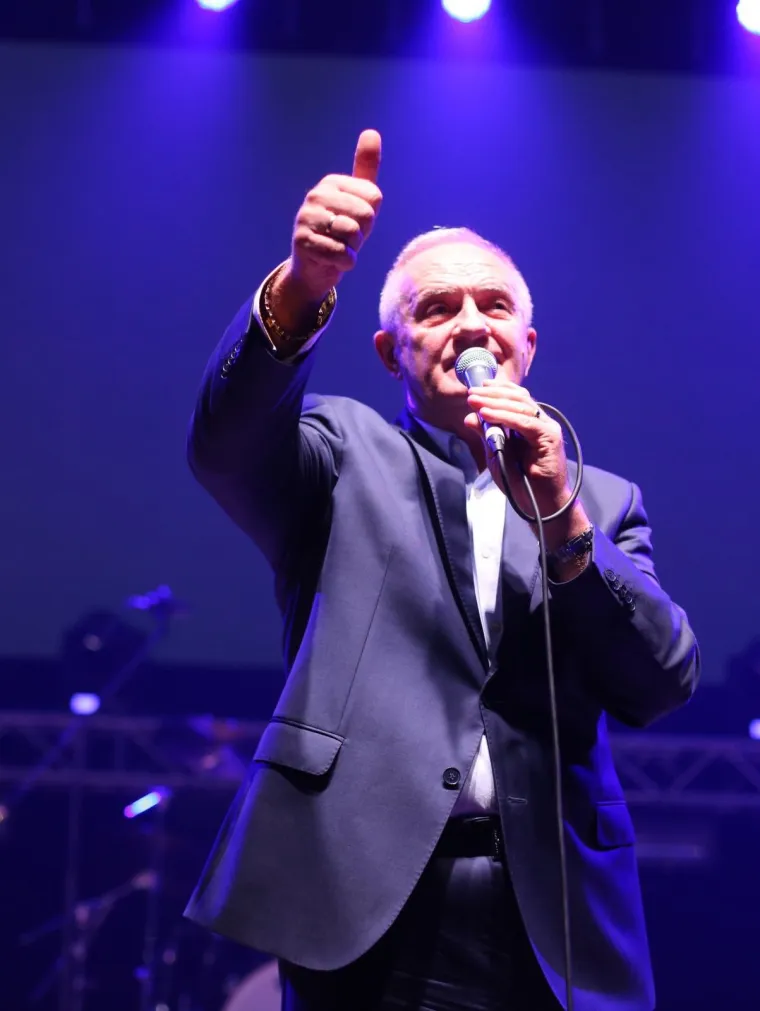 'HRVATSKA NOĆ' U FRANKFURTU: Pogledajte koja su velika imena hrvatske estrade zapjevala za Hrvate u iseljeni&scaron;tvu