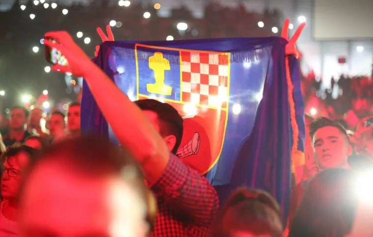 'HRVATSKA NOĆ' U FRANKFURTU: Pogledajte koja su velika imena hrvatske estrade zapjevala za Hrvate u iseljeni&scaron;tvu