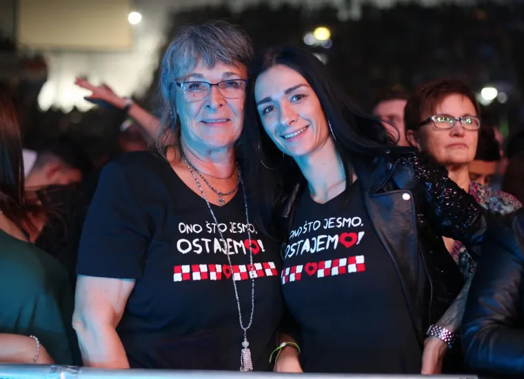 'HRVATSKA NOĆ' U FRANKFURTU: Pogledajte koja su velika imena hrvatske estrade zapjevala za Hrvate u iseljeni&scaron;tvu